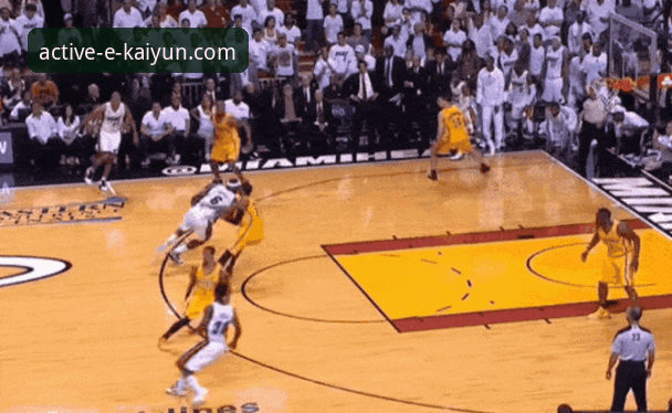 掌握赛事动态的实用技巧：从湖人险胜步行者看体育直播APP的价值